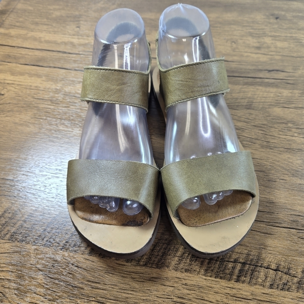 El Naturalista Khaki Green Leather Open Toe Ankle Strap Sandals - Picture 9 of 14